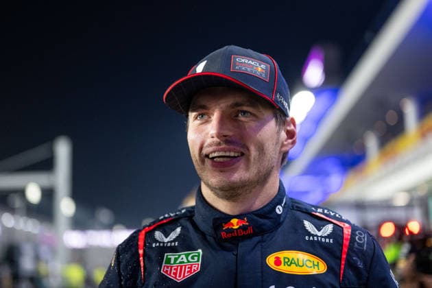 Max Verstappen (Oracle Red Bull Racing, Niederlande, 01) freut sich in der Boxengasse ueber den Sieg, QTR, Formel 1 Weltmeisterschaft, Qatar Grand Prix, Lusail International Circuit, Rennen, 30.11.2025 QTR, Formel 1 Weltmeisterschaft, Qatar Grand Prix, Lusail International Circuit, Rennen, 30.11.2025 Lusail Copyright: xEibner-Pressefoto Memmlerx EP_MMR