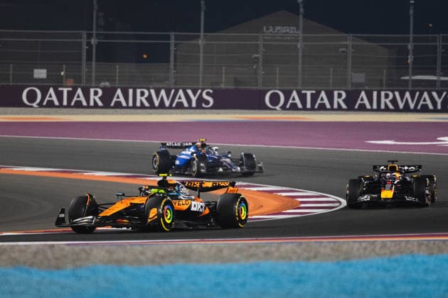 November 30, 2025, Doha, Doha, Qatar: LANDO NORRIS (4, Great Britain, Mclaren Racing), MAX VERSTAPPEN (1, The Netherlands, Red Bull Racing) and CARLOS SAINZ (55, Spain , Williams) during the race on Sunday at the Formula 1 Qatar Airways Qatar Grand Prix 2025 at the Lusail International Circuit in Doha Doha Qatar - ZUMAr193 20251130_zsp_r193_084 Copyright: xSaraxRuffonix