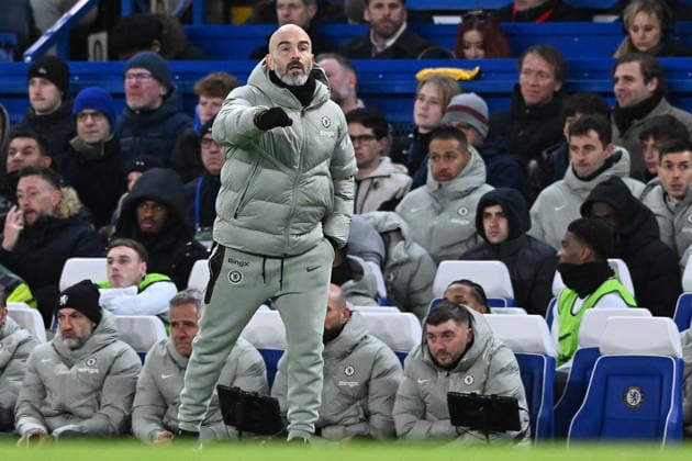 (251201) -- LONDON, Dec. 1, 2025 -- Chelseal s head coach Enzo Maresca gestures during the English Premier League match between Arsenal FC and Chelsea FC in London, Britain, on Nov. 30, 2025. FOR EDITORIAL USE ONLY. NOT FOR SALE FOR MARKETING OR ADVERTISING CAMPAIGNS. NO USE WITH UNAUTHORIZED AUDIO, VIDEO, DATA, FIXTURE LISTS, CLUB LEAGUE LOGOS OR LIVE SERVICES. ONLINE IN-MATCH USE LIMITED TO 45 IMAGES, NO VIDEO EMULATION. NO USE IN BETTING, GAMES OR SINGLE CLUB LEAGUE PLAYER PUBLICATIONS. (SP)BRITAIN-LONDON-FOOTBALL-PREMIER LEAGUE-ARSENAL VS CHELSEA LixYing