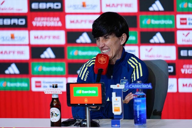 December 1, 2025, Madrid, Madrid, Spain: Sonia Bermudez, head coach of Spain, attends her press conference, PK, Pressekonferenz during the training day of Spain ahead the UEFA Women s Nations League 2025 Final Second Leg match between Spain and Germany at Riyadh Air Metropolitano stadium on December 1, 2025, in Madrid, Spain. Madrid Spain - ZUMAa181 20251201_zaa_a181_007 Copyright: xDennisxAgyemanx