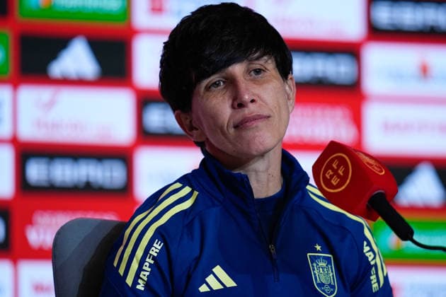 December 1, 2025, Madrid, Madrid, Spain: Sonia Bermudez, head coach of Spain, attends her press conference, PK, Pressekonferenz during the training day of Spain ahead the UEFA Women s Nations League 2025 Final Second Leg match between Spain and Germany at Riyadh Air Metropolitano stadium on December 1, 2025, in Madrid, Spain. Madrid Spain - ZUMAa181 20251201_zaa_a181_063 Copyright: xDennisxAgyemanx