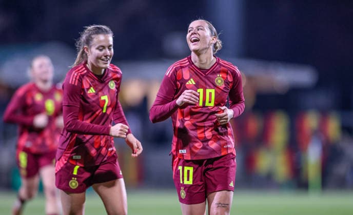 GER, Frankfurt, Deutschland vs Frankreich, Länderspielrunde, Fussball, FIFA, Spielzeit 2025 2026, U23, Stadion am Brentanobad, Gruppe A im Bild: Tor und Jubel, Larissa Mühlhaus (Deutschland U23), 1:0 DFB DFL REGULATIONS PROHIBIT ANY USE OF PHOTOGRAPHS AS IMAGE SEQUENCES AND OR QUASI-VIDEO, 01.12.2025 Copyright: HMBxMedia HendrikxHamelau