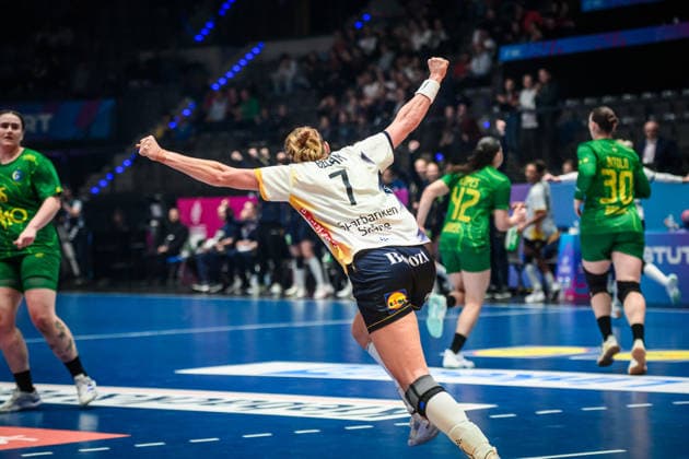 Linn Blohm (Schweden, 7) - Siegerpose, Jubel, Torjubel GER, Schweden - Brasilien, Handball Weltmeisterschaft, Vorrunde, Gruppe G, 01.12.2025 GER, Schweden - Brasilien, Handball Weltmeisterschaft, Vorrunde, Gruppe G, 01.12.2025 Stuttgart Copyright: xSandyxDinkelackerx EP_SDR