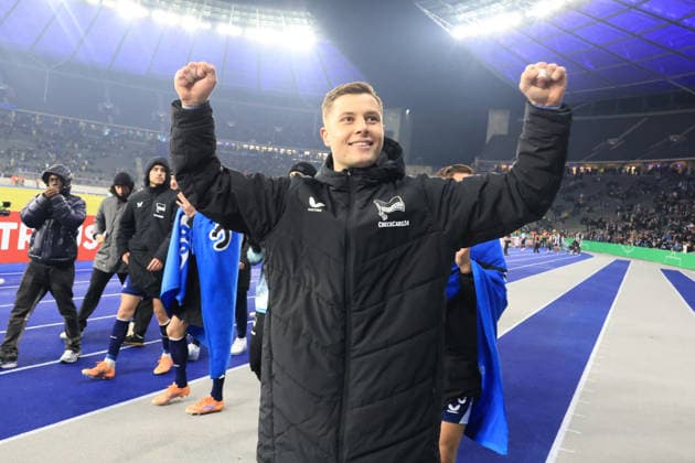 DEU, DFB-Pokal, Hertha BSC vs. 1.FC Kaiserslautern, 02.12.2025, Berliner Olympiastadion, Berlin, DEU, DFB-Pokal, Hertha BSC vs. 1.FC Kaiserslautern, im Bild Tjark Ernst (Hertha BSC Berlin 1), DFL - regulations prohibit any use of Photographs as image sequences and or quasi-video