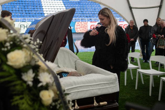Kyiv bids farewell to a football player and coach Volodymyr Muntian KYIV, UKRAINE - DECEMBER 03: Kyiv residents attend a farewell ceremony for Ukrainian football player and a coach Volodymyr Muntian at a Valerii Lobanovskyi stadium in Kyiv, Ukraine on December 03, 2025. He became champion of the USSR seven times, which is a record in Soviet football (apart from him, Oleg Blokhin also won the USSR championship seven times). He won the USSR Cup twice, was the winner of the UEFA Cup Winners Cup and the UEFA Super Cup, and participated in the 1970 World Cup. After retiring as a player, he coached Ukrainian and foreign football clubs, and under his leadership, the Guinea national team, Nationalteam reached the final stage of the 1998 African Cup of Nations. Volodymyr Muntian passed away at the age of 79 on December 1. Danylo Antoniuk Anadolu Kyiv Ukraine. Editorial use only. Please get in touch for any other usage. Copyright: x2025xAnadoluxDanyloxAntoniukx