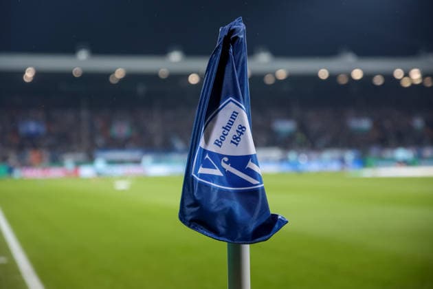 Eckfahne Vonovia Ruhrstadion GER, VfL Bochum gegen VfB Stuttgart, Fussball, DFB-Pokal, Achtelfinale, Spielzeit 2025 2026, 03.12.2025 DFL REGULATIONS PROHIBIT ANY USE OF PHOTOGRAPHS AS IMAGE SEQUENCES AND OR QUASI-VIDEO GER, VfL Bochum gegen VfB Stuttgart, Fussball, DFB-Pokal, Achtelfinale, Spielzeit 2025 2026, 03.12.2025 Bochum Copyright: xEibner-Pressefoto FrankxZeisingx EP_FZG