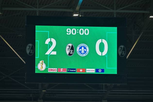 Endstand GER, SC Freiburg - SV Darmstadt 98, Fussball, DFB Pokal, Achtelfinale, Spielzeit 2025 2026, 03.12.2025 DFB REGULATIONS PROHIBIT ANY USE OF PHOTOGRAPHS AS IMAGE SEQUENCES AND OR QUASI-VIDEO GER, SC Freiburg - SV Darmstadt 98, Fussball, DFB Pokal, Achtelfinale, Spielzeit 2025 2026, 03.12.2025 Freiburg Copyright: xEibner-Pressefoto ThomasxHessx EP_THS