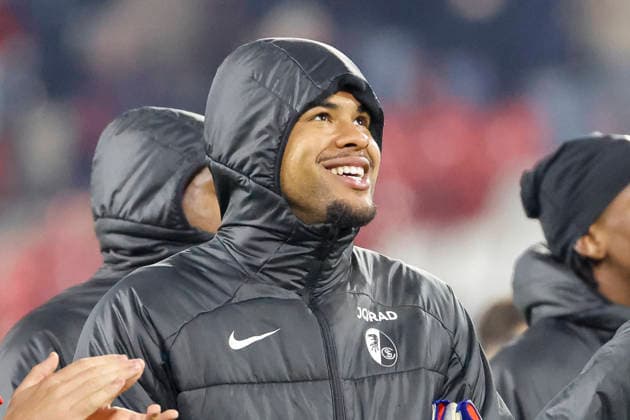Noah Atubolu (SC Freiburg, 01) nach dem Spiel , Deutschland, Fussball, DFB Pokal, Achtelfinale, 2025 2026, SC Freiburg vs. SV Darmstadt 98, 03.12.2025, Europa-Park Stadion , Freiburg im Breisgau, Deutschland Freiburg im Breisgau Europa-Park Stadion Baden-Wuerttemberg Deutschland Copyright: xGrantxHubbsx