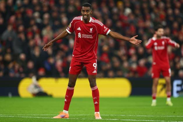 Alexander Isak of Liverpool Liverpool v Sunderland, Premier League, Football, Anfield, Liverpool, UK - 03 Dec 2025Liverpool Anfield United Kingdom EDITORIAL USE ONLY No use with unauthorised audio, video, data, fixture lists, club league logos or live services. Online in-match use limited to 120 images, no video emulation. No use in betting, games or single club league player publications. Copyright: xPaulxCurrie Shutterstockx 16006099bb