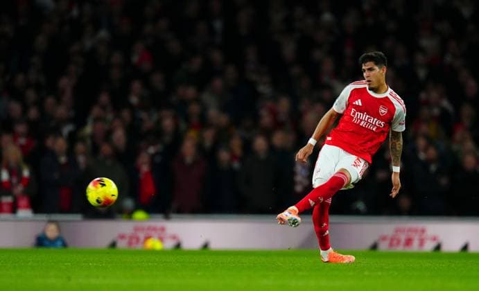Piero Hincapià of Arsenal Arsenal v Brentford, Premier League, Football, Emirates Stadium, London, UK - 03 Dec 2025London Emirates Stadium United Kingdom EDITORIAL USE ONLY No use with unauthorised audio, video, data, fixture lists, club league logos or live services. Online in-match use limited to 120 images, no video emulation. No use in betting, games or single club league player publications. Copyright: xJavierxGarcia Shutterstockx 16006081cv