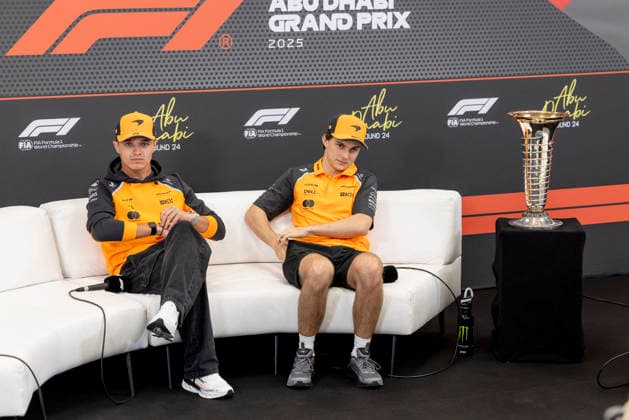 Formula 1 Etihad Airways Abu Dhabi Grand Prix 2025 Alexis Perrin OVERTAKE MAXPPP - Abu Dhabi 04 12 2025 81 PIASTRI Oscar (aus), McLaren F1 Team, portrait, 04 NORRIS Lando (gbr), McLaren F1 Team, portrait press conference, PK, Pressekonferenz at the Formula 1 Etihad Airways Abu Dhabi Grand Prix 2025, the 24th round of the 2025 FIA Formula 1 World Championship, WM, Weltmeisterschaft at Yas Marina Circuit in Abu Dhabi, United Arab Emirates, from 4 to 7 December 2025 Abu Dhabi Yas Marina Circuit United Arab Emirates Copyright: xOVERTAKE MAXPPPxAlexisxPerrinx OVT202512041033 OVT202512041033