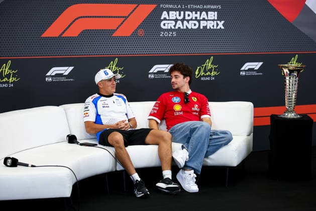 Charles Leclerc of Monaco and Scuderia Ferrari, Isack Hadjar of France and Visa Cash App RB , Previews, F1 Grand Prix of Abu Dhabi, am 04. December 2025 in Abu Dhabi, United Arab Emirates. (Foto von Diogo Cardoso DeFodi Images) Charles Leclerc of Monaco and Scuderia Ferrari, Isack Hadjar of France and Visa Cash App RB , Previews, F1 Grand Prix of Abu Dhabi, Yas Marina Circuit on December 4, 2025 in Abu Dhabi, United Arab Emirates. (Photo by Diogo Cardoso DeFodi Images)