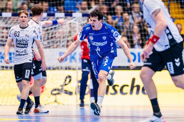 Samuel Zehnder (TBV Lemgo Lippe, 04) jubelt nach Torerfolg Tor GER, TBV Lemgo Lippe vs. SG Flensburg-Handewitt, Handball, 1. Bundesliga, 15. Spieltag, Spielzeit 2025 2026, 04.12.2025 GER, TBV Lemgo Lippe vs. SG Flensburg-Handewitt, Handball, 1. Bundesliga, 15. Spieltag, Spielzeit 2025 2026, 04.12.2025 Lemgo Copyright: xEibner-Pressefoto JanxRollingerx EP_JSK