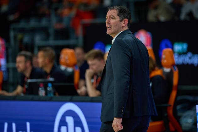 Ty Harrelson (ratiopharm ulm, Head Coach) GER, ratiopharm ulm vs. Dolomiti Energia Trento, Basketball, 9. Spieltag, BKT EuroCup, Spielzeit 2025 2026, 04.12.2025 GER, ratiopharm ulm vs. Dolomiti Energia Trento, Basketball, 9. Spieltag, BKT EuroCup, Spielzeit 2025 2026, 04.12.2025 Neu-Ulm Copyright: xEibner-Pressefoto GeraldxOelze-dexStoppanyx EP_ODS