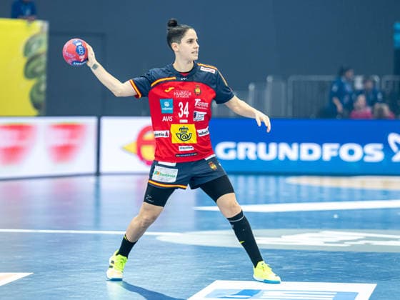 Alicia Fernandez Martinez (Spanien, 34) am Ball, Spanien vs. Island, Handball, Weltmeisterschaft, Frauen, Spielzeit 2025 2026, 04.12.2025, Spanien vs. Island, Handball, Weltmeisterschaft, Frauen, Spielzeit 2025 2026, 04.12.2025 Dortmund Copyright: xEibner-Pressefoto MichaelxSchmidx EP_MST