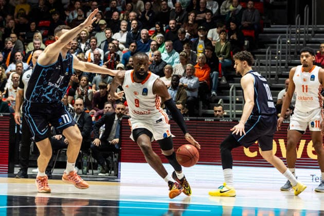 GER, BKT EuroCup, Saison 2025 2026, Niners Chemnitz - Turk Telekom Ankara. 04.12.2025, Messe, Chemnitz, GER, BKT EuroCup, Saison 2025 2026, Niners Chemnitz - Turk Telekom Ankara. John Edward Newman III (Niners Chemnitz, 9) Foto Alexander Trienitz Chemnitz Messe Sachsen Deutschland