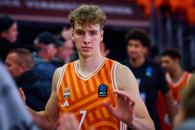 Tobias Jensen (ratiopharm ulm, 07) nach Spielende GER, ratiopharm ulm vs. Dolomiti Energia Trento, Basketball, 9. Spieltag, BKT EuroCup, Spielzeit 2025 2026, 04.12.2025 GER, ratiopharm ulm vs. Dolomiti Energia Trento, Basketball, 9. Spieltag, BKT EuroCup, Spielzeit 2025 2026, 04.12.2025 Neu-Ulm Copyright: xEibner-Pressefoto GeraldxOelze-dexStoppanyx EP_ODS