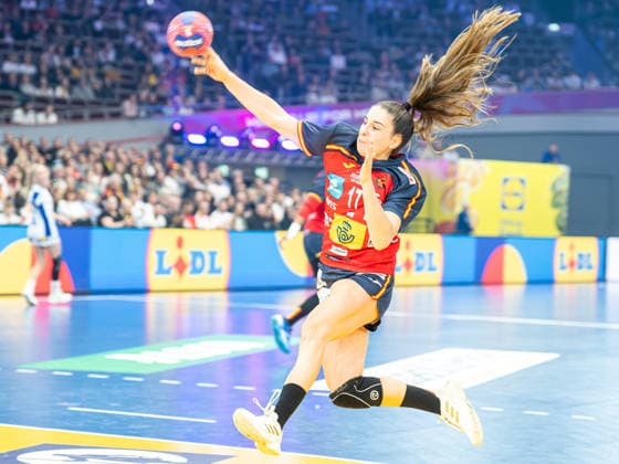 Jennifer Maria Gutierrez Bermejo (Spanien, 17) beim Tempogegenstoss, Spanien vs. Island, Handball, Weltmeisterschaft, Frauen, Spielzeit 2025 2026, 04.12.2025, Spanien vs. Island, Handball, Weltmeisterschaft, Frauen, Spielzeit 2025 2026, 04.12.2025 Dortmund Copyright: xEibner-Pressefoto MichaelxSchmidx EP_MST