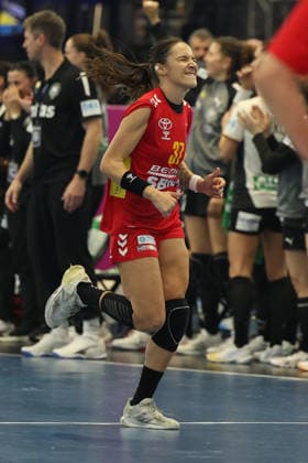 GER, Dortmund, 27th Wommen s World Championship, WM, Weltmeisterschaft 2025, Hauptrunde Main Round, Gruppe Group II, 2. Runde Round: Montenegro (MNE) vs. Deutschland Germany (GER) 04.12.2025, Westfalenhalle, Dortmund, GER, Dortmund, 27th Wommen s World Championship 2025, Hauptrunde Main Round, Gruppe Group II, 2. Runde Round: Montenegro (MNE) vs. Deutschland Germany (GER) , im Bild: Torjubel Jubel Jubellauf, Nina BULATOVIÄÜ (MNE 37),