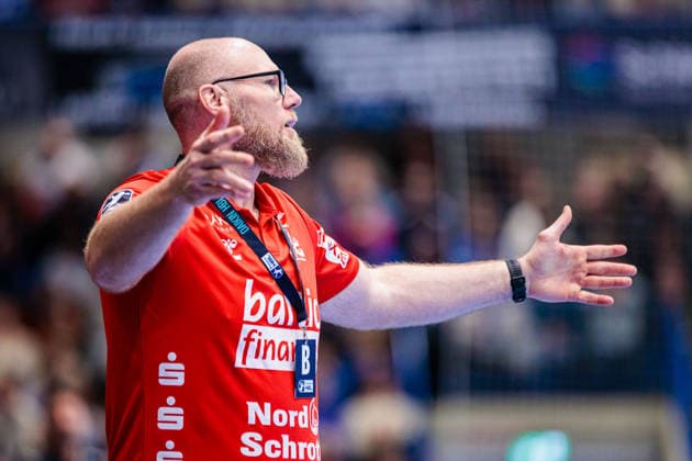 Ales Pajovic (SG Flensburg-Handewitt, Trainer) gestikuliert GER, TBV Lemgo Lippe vs. SG Flensburg-Handewitt, Handball, 1. Bundesliga, 15. Spieltag, Spielzeit 2025 2026, 04.12.2025 GER, TBV Lemgo Lippe vs. SG Flensburg-Handewitt, Handball, 1. Bundesliga, 15. Spieltag, Spielzeit 2025 2026, 04.12.2025 Lemgo Copyright: xEibner-Pressefoto JanxRollingerx EP_JSK