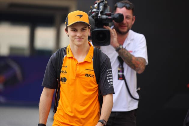 Oscar Piastri (McLaren Formula 1 Team, 81) , ARE, Formel 1 Weltmeisterschaft, Abu Dhabi Grand Prix, Yas Marina Circuit, Friday, 05.12.2025 ARE, Formel 1 Weltmeisterschaft, Abu Dhabi Grand Prix, Vereinigte Arabische Emirate, Yas Marina Circuit, 05.12.2025 Abu Dhabi Copyright: xEibner-Pressefoto AnnikaxGrafx EP_AGF