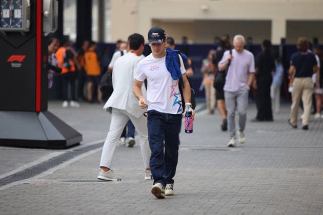Franco Colapinto (BWT Alpine F1 Team, 43), ARE, Formel 1 Weltmeisterschaft, Abu Dhabi Grand Prix, Yas Marina Circuit, Friday, 05.12.2025 ARE, Formel 1 Weltmeisterschaft, Abu Dhabi Grand Prix, Vereinigte Arabische Emirate, Yas Marina Circuit, 05.12.2025 Abu Dhabi Copyright: xEibner-Pressefoto AnnikaxGrafx EP_AGF