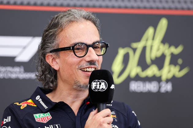 Laurent Mekies, Team Principal of Oracle Red Bull Racing , Practice, F1 Grand Prix of Abu Dhabi, am 05. December 2025 in Abu Dhabi, United Arab Emirates. (Foto von Diogo Cardoso DeFodi Images) Laurent Mekies, Team Principal of Oracle Red Bull Racing , Practice, F1 Grand Prix of Abu Dhabi, Yas Marina Circuit on December 5, 2025 in Abu Dhabi, United Arab Emirates. (Photo by Diogo Cardoso DeFodi Images)