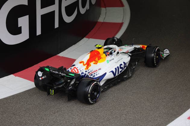 Ayumu Iwasa (Visa Cashapp RB Formula One Team Racing Bulls), FP1, Free Practice 1, Freies Training 1, ARE, Formel 1 Weltmeisterschaft, Abu Dhabi Grand Prix, Yas Marina Circuit, Friday, 05.12.2025 ARE, Formel 1 Weltmeisterschaft, Abu Dhabi Grand Prix, Vereinigte Arabische Emirate, Yas Marina Circuit, 05.12.2025 Abu Dhabi Copyright: xEibner-Pressefoto AnnikaxGrafx EP_AGF