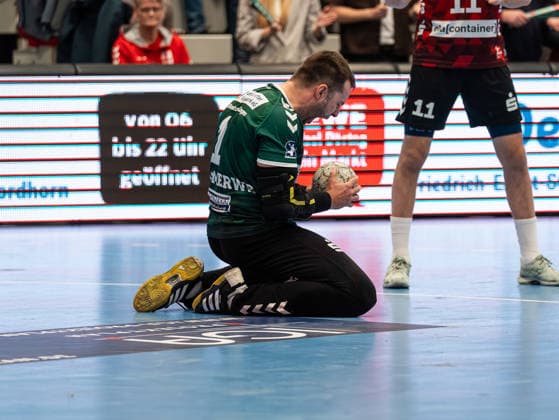 Kristian van der Merwe (HSG Nordhorn Lingen, 01) jubelt und freut sich HSG Nordhorn Lingen vs. TuS Ferndorf, Handball, 2. Bundesliga, 14. Spieltag, Saison 2025 2026, 05.12.2025 HSG Nordhorn Lingen vs. TuS Ferndorf, Handball, 2. Bundesliga, 14. Spieltag, Saison 2025 2026, 05.12.2025 Nordhorn Copyright: xEibner-Pressefoto DamianxKruczynx EP_DKI
