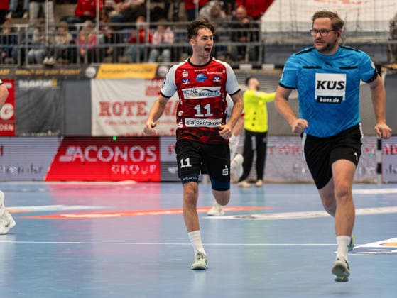 Tarek Marschall (HSG Nordhorn Lingen, 11) jubelt nach seinem Tor HSG Nordhorn Lingen vs. TuS Ferndorf, Handball, 2. Bundesliga, 14. Spieltag, Saison 2025 2026, 05.12.2025 HSG Nordhorn Lingen vs. TuS Ferndorf, Handball, 2. Bundesliga, 14. Spieltag, Saison 2025 2026, 05.12.2025 Nordhorn Copyright: xEibner-Pressefoto DamianxKruczynx EP_DKI