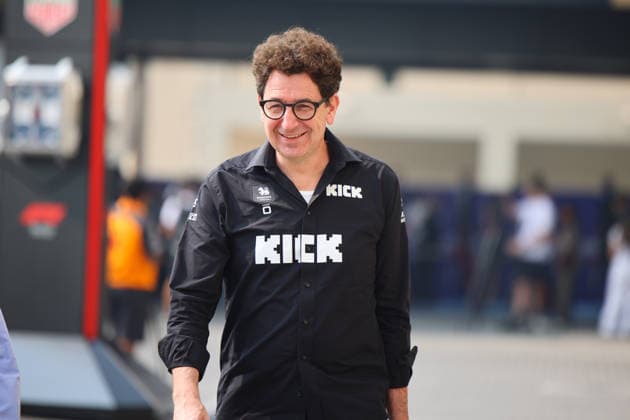 Mattia Binotto (Chef, Stake F1 Team KICK Sauber) , ARE, Formel 1 Weltmeisterschaft, Abu Dhabi Grand Prix, Yas Marina Circuit, Saturday, 06.12.2025 ARE, Formel 1 Weltmeisterschaft, Abu Dhabi Grand Prix, Vereinigte Arabische Emirate, Yas Marina Circuit, 06.12.2025 Abu Dhabi Copyright: xEibner-Pressefoto AnnikaxGrafx EP_AGF