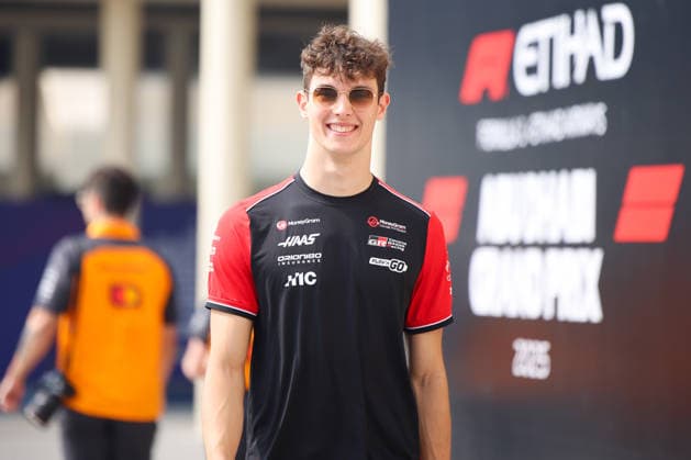 Oliver Bearman (MoneyGram Haas F1 Team, 87), ARE, Formel 1 Weltmeisterschaft, Abu Dhabi Grand Prix, Yas Marina Circuit, Saturday, 06.12.2025 ARE, Formel 1 Weltmeisterschaft, Abu Dhabi Grand Prix, Vereinigte Arabische Emirate, Yas Marina Circuit, 06.12.2025 Abu Dhabi Copyright: xEibner-Pressefoto AnnikaxGrafx EP_AGF