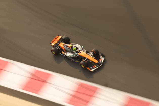 Lando Norris (McLaren Formula 1 Team, 04), Free Practice 3, Freies Training 3, FP3, ARE, Formel 1 Weltmeisterschaft, Abu Dhabi Grand Prix, Yas Marina Circuit, Saturday, 06.12.2025 ARE, Formel 1 Weltmeisterschaft, Abu Dhabi Grand Prix, Vereinigte Arabische Emirate, Yas Marina Circuit, 06.12.2025 Abu Dhabi Copyright: xEibner-Pressefoto AnnikaxGrafx EP_AGF
