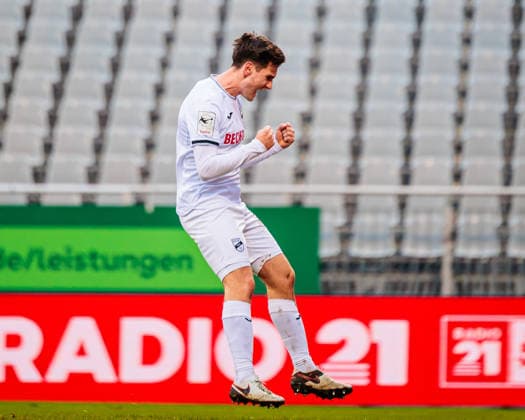 Martin Ens (SC Verl, 05) jubelt nach Tor zum 0:1 GER, TSV Havelse 1912 vs. SC Verl, Fussball, 3. Liga, 17. Spieltag, Spielzeit 2025 2026, 06.12.2025 DFL Regulations prohibit any use of photographers as image sequences and or quasi-video. GER, TSV Havelse 1912 vs. SC Verl, Fussball, 3. Liga, 17. Spieltag, Spielzeit 2025 2026, 06.12.2025 Hannover Copyright: xEibner-Pressefoto JanxRollingerx EP_JSK