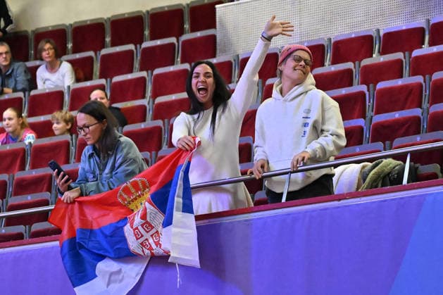 GER, Dortmund, 27th Wommen s World Championship, WM, Weltmeisterschaft 2025, Hauptrunde Main Round, Gruppe Group II, 3. Runde Round: Montenegro (MNE) vs. Serbien Serbia (SRB) 06.12.2025, Westfalenhalle, Dortmund, GER, Dortmund, 27th Wommen s World Championship 2025, Hauptrunde Main Round, Gruppe Group II, 3. Runde Round: Montenegro (MNE) vs. Serbien Serbia (SRB), im Bild: serbische Fans