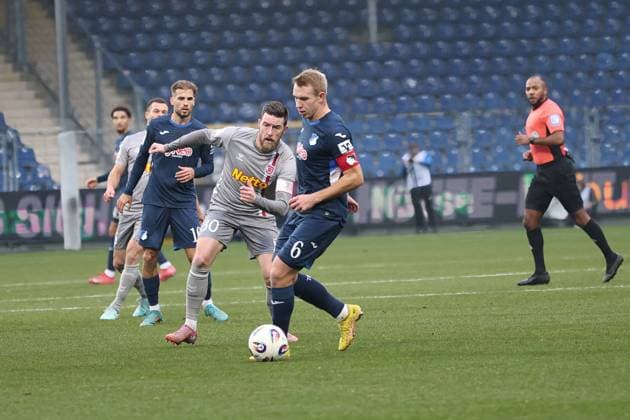 v.li. Christian Kuehlwetter (SSV Jahn Regensburg, 30), Valentin Laessig (TSG Hoffenheim II, 6) GER, TSG 1899 Hoffenheim II gegen SSV Jahn Regensburg, Fussball, 3.Liga, 17.Spieltag, Spielzeit 2025 2026, 06.12.2025 (DFL DFB REGULATIONS PROHIBIT ANY USE OF PHOTOGRAPHS as IMAGE SEQUENCES and or QUASI-VIDEO). GER,TSG 1899 Hoffenheim II gegen SSV Jahn Regensburg, Fussball, 3.Liga, 17.Spieltag, Spielzeit 2025 2026, 06.12.2025 Hoffenheim Copyright: xEibner-Pressefoto JoergxHirschx EP_JHH