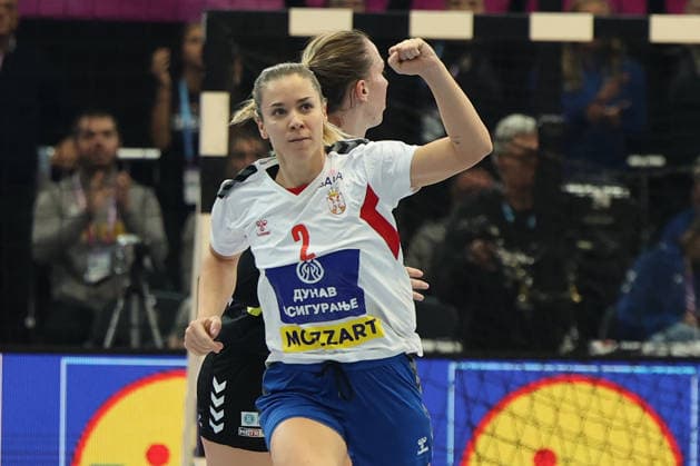 GER, Dortmund, 27th Wommen s World Championship, WM, Weltmeisterschaft 2025, Hauptrunde Main Round, Gruppe Group II, 3. Runde Round: Montenegro (MNE) vs. Serbien Serbia (SRB) 06.12.2025, Westfalenhalle, Dortmund, GER, Dortmund, 27th Wommen s World Championship 2025, Hauptrunde Main Round, Gruppe Group II, 3. Runde Round: Montenegro (MNE) vs. Serbien Serbia (SRB), im Bild: Torjubel Jubel Jubellauf, Sanja Radosavljevic (SRB 2),