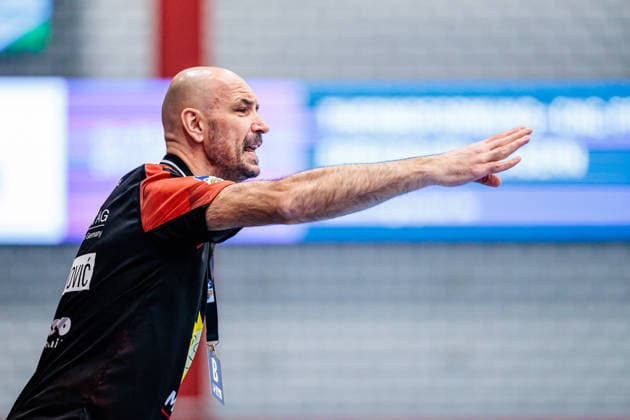 Davor Dominikovic (TuS N-Luebbecke, Trainer) gestikuliert GER, TuS N-Luebbecke vs. VfL Eintracht Hagen, Handball, 2. Bundesliga, 14. Spieltag, Spielzeit 2025 2026, 06.12.2025 GER, TuS N-Luebbecke vs. VfL Eintracht Hagen, Handball, 2. Bundesliga, 14. Spieltag, Spielzeit 2025 2026, 06.12.2025 Luebbecke Copyright: xEibner-Pressefoto JanxRollingerx EP_JSK