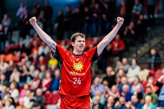 Sven Wesseling (TuS N-Luebbecke, 24) jubelt freut sich GER, TuS N-Luebbecke vs. VfL Eintracht Hagen, Handball, 2. Bundesliga, 14. Spieltag, Spielzeit 2025 2026, 06.12.2025 GER, TuS N-Luebbecke vs. VfL Eintracht Hagen, Handball, 2. Bundesliga, 14. Spieltag, Spielzeit 2025 2026, 06.12.2025 Luebbecke Copyright: xEibner-Pressefoto JanxRollingerx EP_JSK
