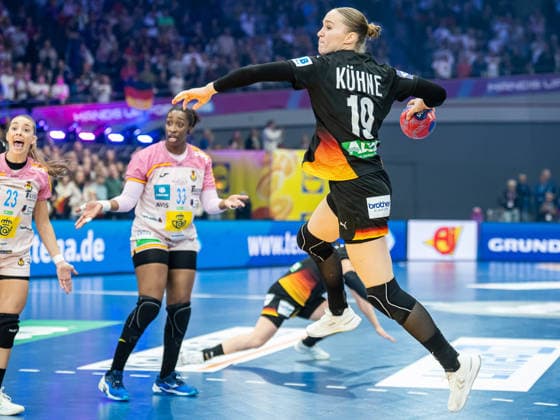 Nieke Kuehne (Deutschland, 19) kommt frei zum Wurf, Spanien vs. Deutschland, Handball, Weltmeisterschaft, Frauen, Spielzeit 2025 2026, 06.12.2025, Spanien vs. Deutschland, Handball, Weltmeisterschaft, Frauen, Spielzeit 2025 2026, 06.12.2025 Dortmund Copyright: xEibner-Pressefoto MichaelxSchmidx EP_MST