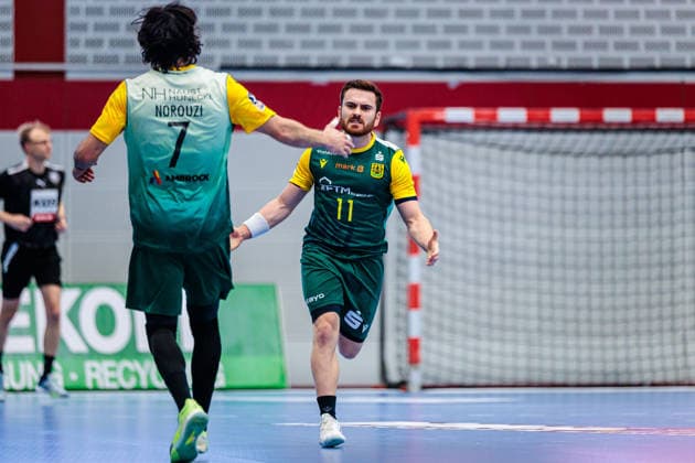 v.l. Pouya Norouzi (VfL Eintracht Hagen, 07), Andre Alves (VfL Eintracht Hagen, 11) jubelt nach Torerfolg Tor GER, TuS N-Luebbecke vs. VfL Eintracht Hagen, Handball, 2. Bundesliga, 14. Spieltag, Spielzeit 2025 2026, 06.12.2025 GER, TuS N-Luebbecke vs. VfL Eintracht Hagen, Handball, 2. Bundesliga, 14. Spieltag, Spielzeit 2025 2026, 06.12.2025 Luebbecke Copyright: xEibner-Pressefoto JanxRollingerx EP_JSK