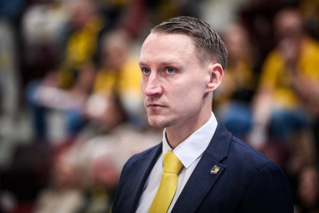 Mikko Riipinen (MHP RIESEN Ludwigsburg, Head-Coach) GER, MHP Riesen Ludwigsburg - VET-CONCEPT Gladiators Trier, easycredit BBL, Basketball, Bundesliga, 9. Spieltag, Spielzeit 2025 2026, 06.12.2025 GER, MHP Riesen Ludwigsburg - VET-CONCEPT Gladiators Trier, easycredit BBL, Basketball, Bundesliga, 9. Spieltag, Spielzeit 2025 2026, 06.12.2025 Ludwigsburg Copyright: xSandyxDinkelackerx EP_SDR