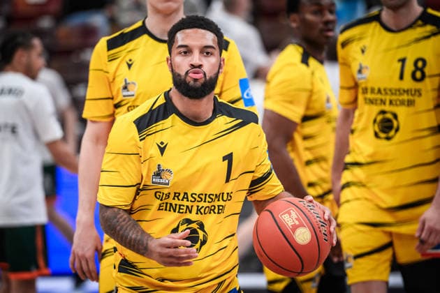 Darnell Edge (MHP RIESEN Ludwigsburg, 01) - neu im Team GER, MHP Riesen Ludwigsburg - VET-CONCEPT Gladiators Trier, easycredit BBL, Basketball, Bundesliga, 9. Spieltag, Spielzeit 2025 2026, 06.12.2025 GER, MHP Riesen Ludwigsburg - VET-CONCEPT Gladiators Trier, easycredit BBL, Basketball, Bundesliga, 9. Spieltag, Spielzeit 2025 2026, 06.12.2025 Ludwigsburg Copyright: xSandyxDinkelackerx EP_SDR