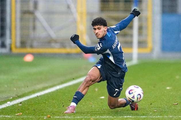 Ayoube Amaimouni-Echghouyab (TSG II, 7), am Ball, Freisteller, Ganzkörper, Einzelbild, Einzelfoto, Aktion, Action, 06.12.2025, Sinsheim (Deutschland), Fussball, 3. Liga, TSG 1899 Hoffenheim II - SSV Jahn Regensburg, DFB DFL REGULATIONS PROHIBIT ANY USE OF PHOTOGRAPHS AS IMAGE SEQUENCES AND OR QUASI-VIDEO.