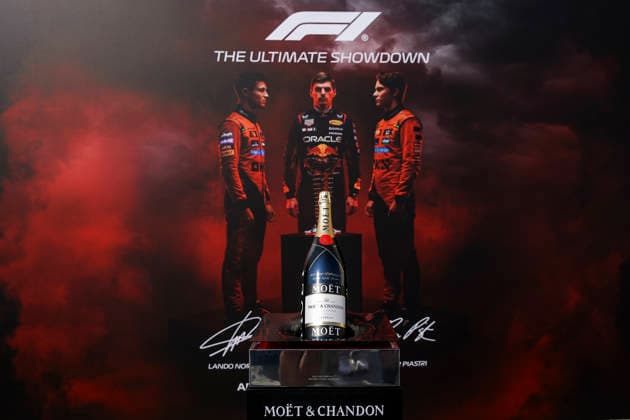 F1 - ABU DHABI GRAND PRIX 2025 The ultimate showdown VERSTAPPEN Max (ned), Red Bull Racing RB21, portrait NORRIS Lando (gbr), McLaren F1 Team MCL39, portrait PIASTRI Oscar (aus), McLaren F1 Team MCL39, portrait Moet & Chandon world champions during the 2025 Formula 1 Abu Dhabi Grand Prix, 24th round of the 2025 FIA Formula One World Championship, WM, Weltmeisterschaft from December 05 to 07, 2025 on the Yas Marina Circuit, in Abu Dhabi, United Arab Emirates - Abu DhabiUnited Arab Emirates Copyright: xXavixBonillax