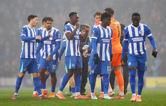 Brighton players before kick off. Brighton and Hove Albion v West Ham United, Premier League, Football, American Express Community Stadium, Brighton, UK - 07 Dec 2025Brighton American Express Community Stadi United Kingdom EDITORIAL USE ONLY No use with unauthorised audio, video, data, fixture lists, club league logos or live services. Online in-match use limited to 120 images, no video emulation. No use in betting, games or single club league player publications. Copyright: xJamesxMarsh Shutterstockx 16009415p