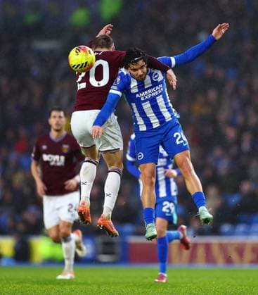 Jarrod Bowen of West Ham United and Ferdi Kadioglu of Brighton and Hove Albion. Brighton and Hove Albion v West Ham United, Premier League, Football, American Express Community Stadium, Brighton, UK - 07 Dec 2025Brighton American Express Community Stadi United Kingdom EDITORIAL USE ONLY No use with unauthorised audio, video, data, fixture lists, club league logos or live services. Online in-match use limited to 120 images, no video emulation. No use in betting, games or single club league player publications. Copyright: xJamesxMarsh Shutterstockx 16009415v