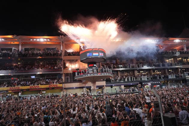 Formula 1 Etihad Airways Abu Dhabi Grand Prix 2025 07.12.2025, Yas Marina Circuit, Abu Dhabi, Formula 1 Etihad Airways Abu Dhabi Grand Prix 2025 , im Bild Podium:, Sieger Max Verstappen (NLD), Oracle Red Bull Racing, 2.Platz für Oscar Piastri (AUS), McLaren F1 Team, 3.Platz und damit der neue Formel 1 Weltmeister 2025, Lando Norris (GBR)