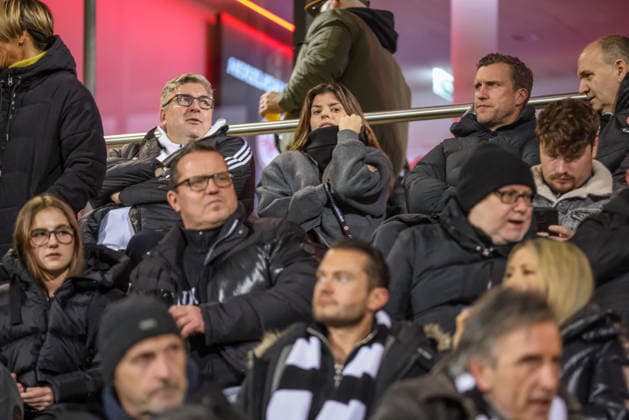GER, Frankfurt, Eintracht Frankfurt vs FC Bayern München, Google Pixel Bundesliga, Fussball, DFB, Spielzeit 2025 2026, Stadion am Brentanobad, 12. Spieltag im Bild v.l.: xel Hellmann (Vorstandssprecher Eintracht Frankfurt), Katharina Kiel (Frauen Direktorin Eintracht Frankfurt), Markus Krösche Vorstand Eintracht Frankfurt) DFB DFL REGULATIONS PROHIBIT ANY USE OF PHOTOGRAPHS AS IMAGE SEQUENCES AND OR QUASI-VIDEO, 07.12.2026 Copyright: HMBxMedia HendrikxHamelau