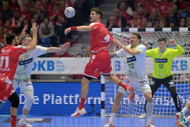 Nikolaj Enderleit (MT Melsungen 4) (M), Jona Schoch (HSG Wetzlar 22), Nikola Grahovac (HSG Wetzlar 2), Mohamed Amine Darmoul (MT Melsungen 71) (L) , GER, MT Melsungen - HSG Wetzlar, Handball, 1. Bundesliga, 15. Spieltag, Saison 2025 2026, 07.12.2025, GER, MT Melsungen - HSG Wetzlar, Handball, 1. Bundesliga, 15. Spieltag, Saison 2025 2026, 07.12.2025 Kassel Copyright: xEibner-Pressefotox xRolandxSippelx EP_RSL